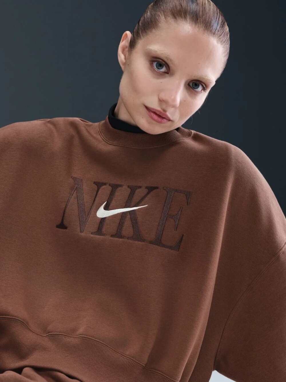 Nike Women's Fauna Brown Pale Ivory Sportswear Phoenix Fleece Crop Sweatshirt S
